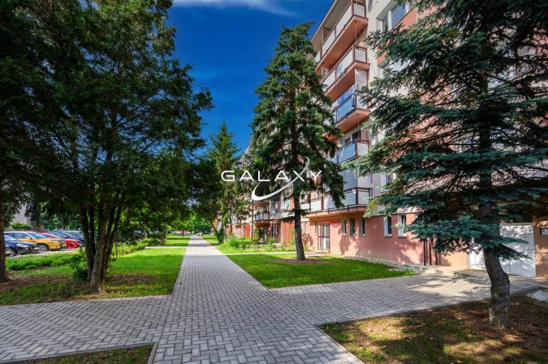 Gemütliches Wohnen in der Sládkovičova-Straße in Fiľakovo mit Blick ins Grüne.
