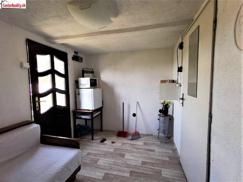 Samozrejme, prosím, poskytnite text, ktorý by ste chceli preložiť do nemčiny.