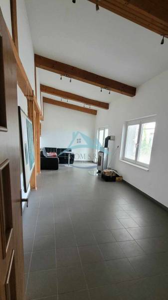 Entschuldigung, ich benötige den Text, den Sie übersetzt haben möchten, um Ihnen helfen zu können. Bitte geben Sie den Text an, den Sie ins Deutsche übersetzt haben möchten.