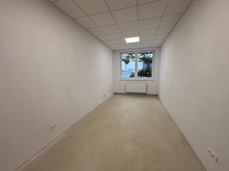 Samozrejme, poskytnite mi text, ktorý chcete preložiť do nemčiny.