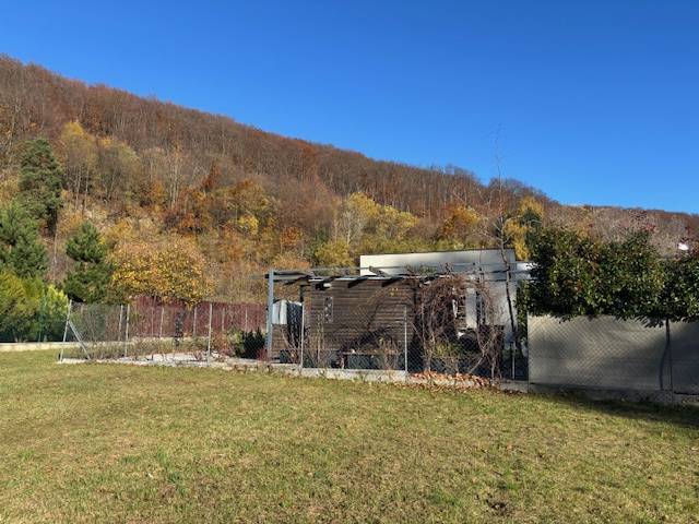 Garten mit Rasen in der Karpatská-Straße in Marianka, geeignet für Grundstücke - Wohnen.