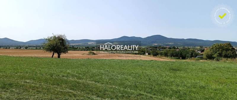 Grundstücke - Wohnen in Čerhov mit Panoramablick auf die Landschaft und Bäume.