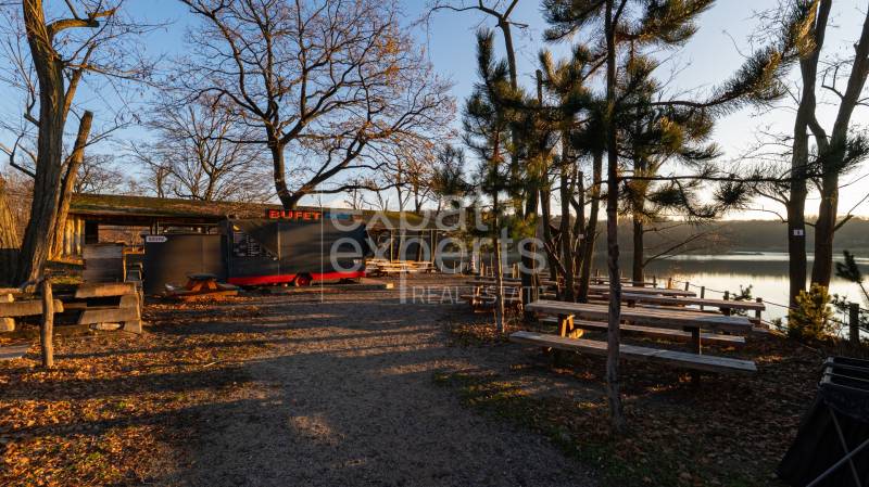 Bufet am See in der Borovicová-Straße in Lozorno, Grundstücke - Wohnen.