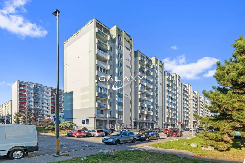 Wohnsiedlung mit Wohnhäusern in der Bučinová-Straße in Bratislava - Vrakuňa.