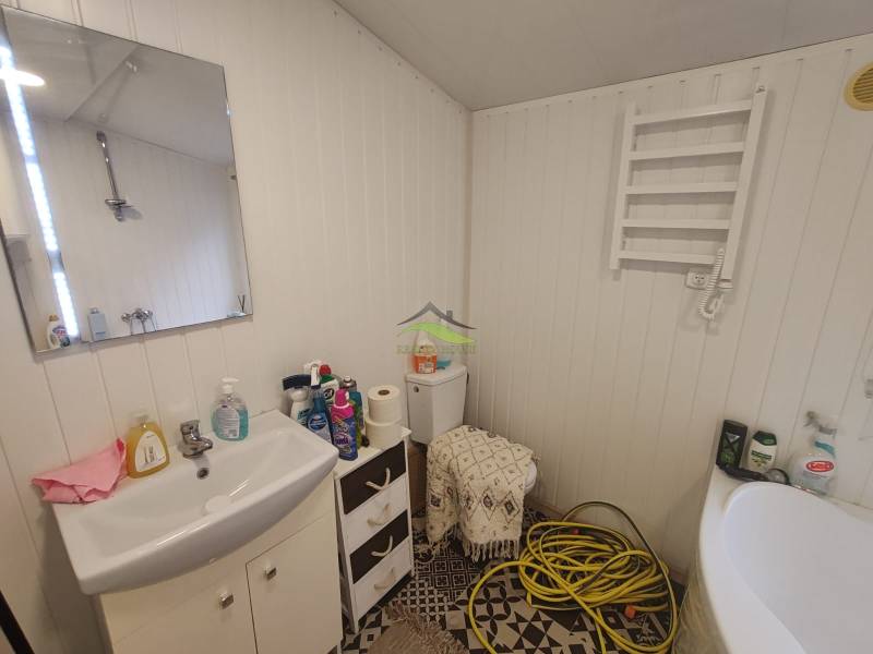 Samozrejme, prosím, poskytnite text, ktorý chcete preložiť do nemčiny.