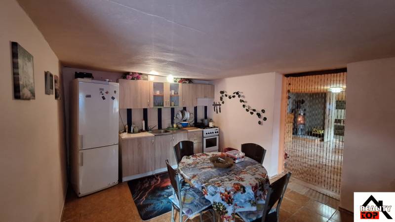 Samozrejme, prosím, poskytnite text, ktorý chcete preložiť do nemčiny.