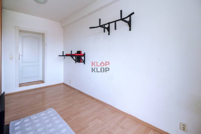 Kúpte si VEĽKORYSÝ PODKROVNÝ 4 i byt so SPOLOČNOU ZÁHRADOU a PIVNICOU