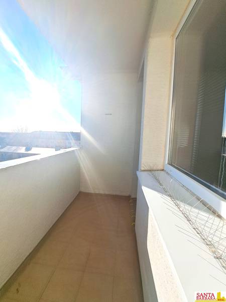 Balkon einer 4-Zimmer-Wohnung in der Hornadská Straße in Bratislava - Medzi jarkami.