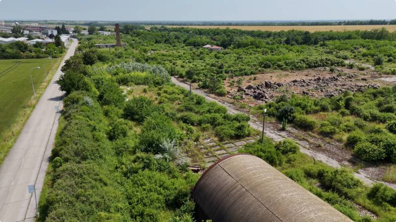 Luftaufnahme der öffentlichen Flächen von Ivanka pri Nitre, geeignet für kommerzielle Zwecke.
