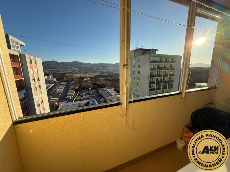 Blick vom Balkon einer 3-Zimmer-Wohnung in der A. Dubček-Straße in Žiar nad Hronom.