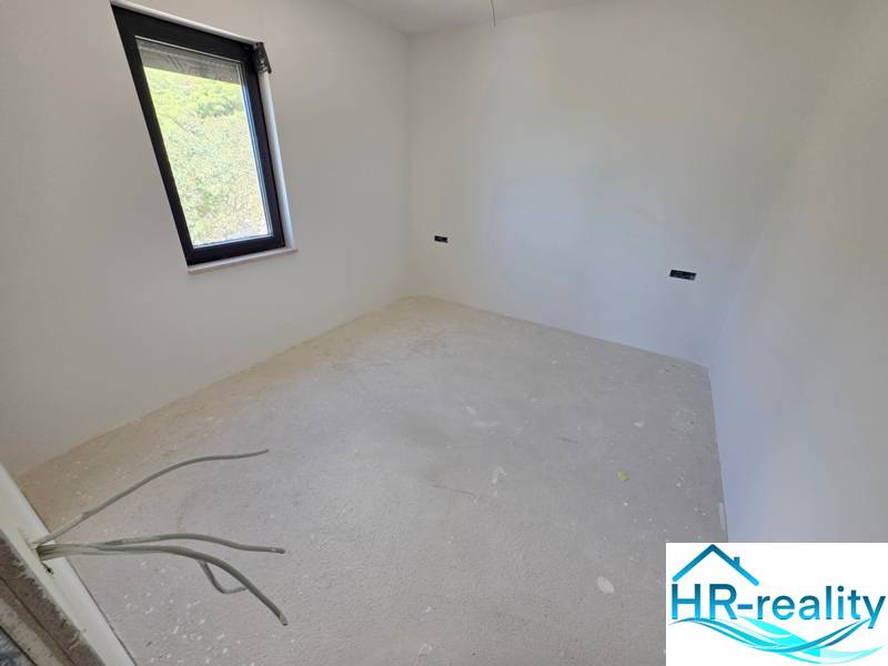 Samozrejme, prosím, poskytnite text, ktorý chcete preložiť do nemčiny.