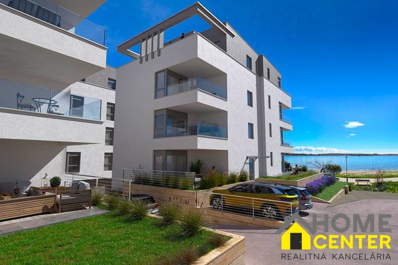 Ferienwohnung in PAG mit Terrassen und Meer- und Strandblick.