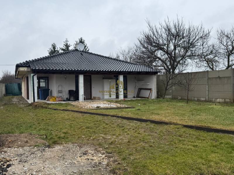 Einfamilienhaus in der Straße Pri prvej kaplnke in Záhorská Ves mit großem Hof.