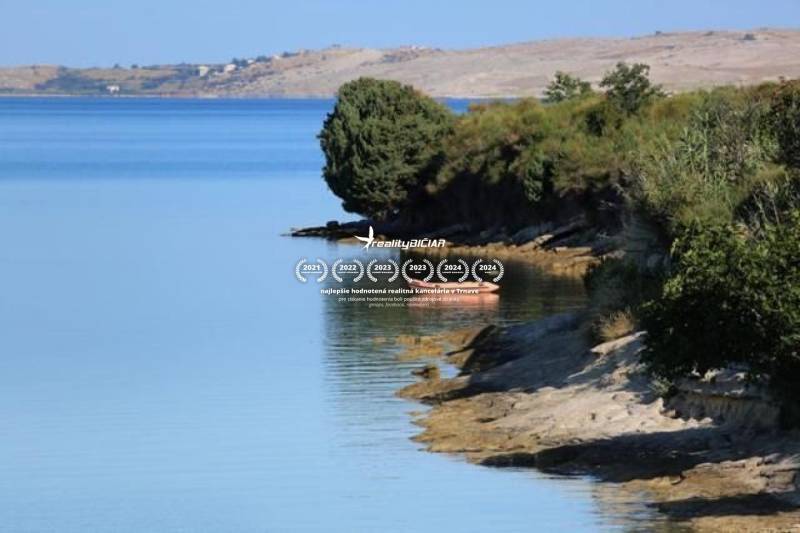 Die Küste in Ljubač bietet einen wunderschönen Meerblick, ideal zum Wohnen.