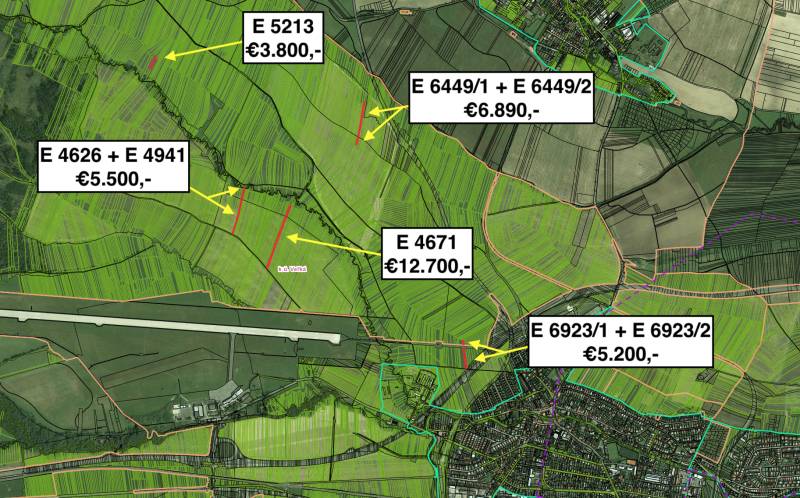 Luftaufnahme von landwirtschaftlichen und forstwirtschaftlichen Flächen in der Umgebung der Stadt Poprad mit Grundstückspreisen.