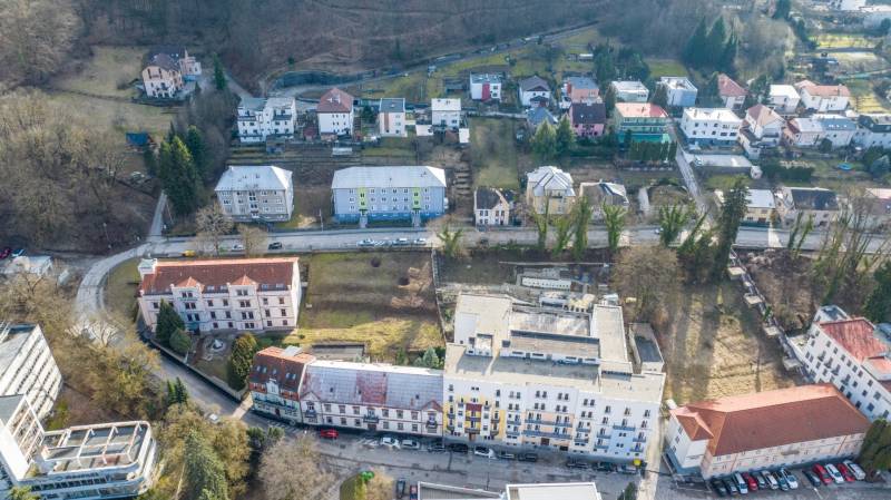 Aufnahme von Gebäuden und Grundstücken - Gewerbeimmobilien in der Hurbanova-Straße in Trenčianske Teplice.