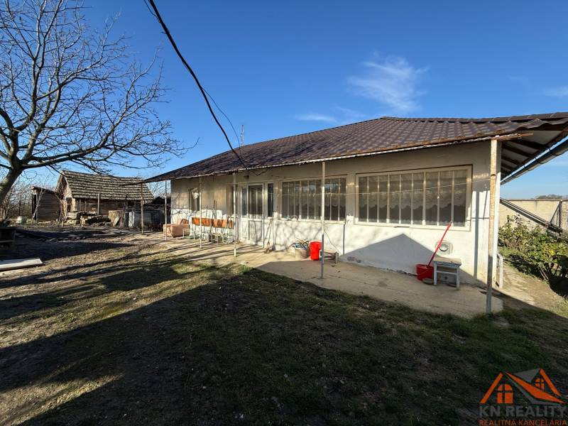 Einfamilienhaus in der Cintorínska-Straße in Svätý Peter, bestimmt zum Wohnen.