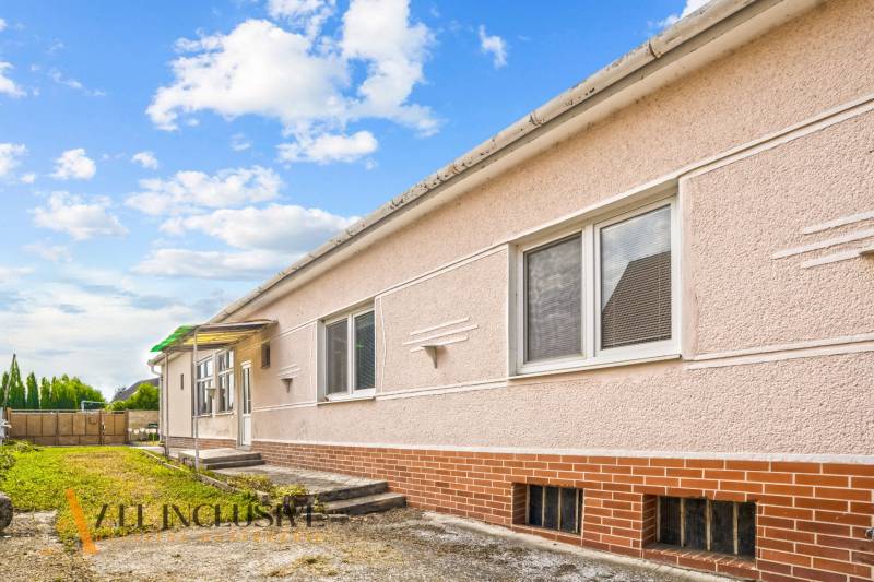 3 - 2025-09-08T145457.463.jpg