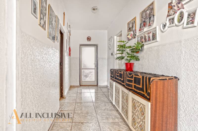 12 - 2025-10-23T133440.400.jpg