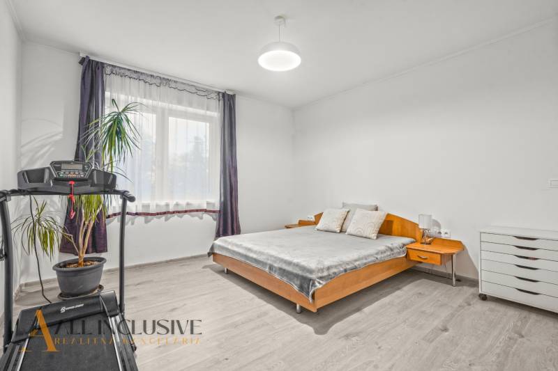 8 - 2025-11-06T132221.953.jpg