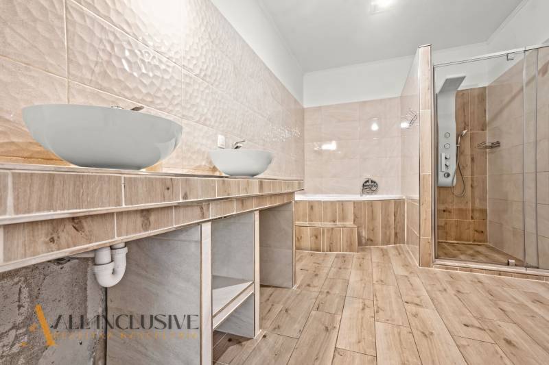 18 - 2025-11-06T132203.196.jpg