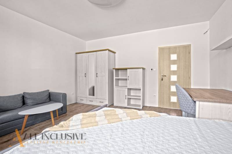 10 - 2025-08-11T142817.254.jpg