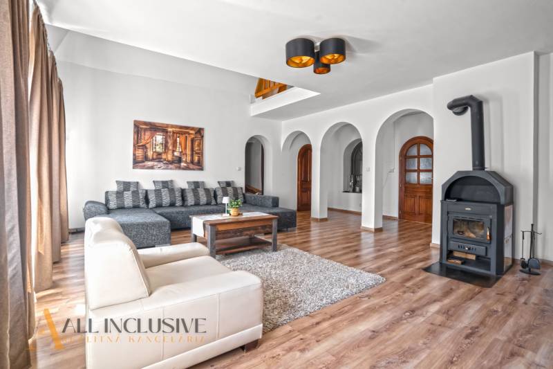 12 - 2025-08-20T120831.918.jpg