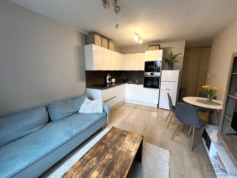 Samozrejme, prosím, poskytnite text, ktorý chcete preložiť do nemčiny.