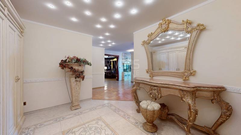 Bratislava - Staré Mesto 5+ Zimmer-Wohnung Kaufen reality Bratislava - Staré Mesto