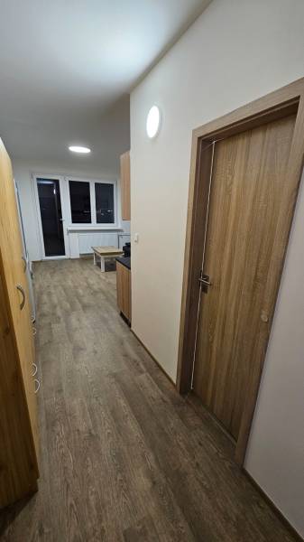 Samozrejme, pošlite mi text, ktorý chcete preložiť do nemčiny.