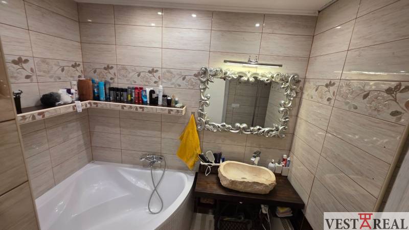 Je mi ľúto, ale neviem, čo presne chcete preložiť do nemčiny. Mohli by ste mi poskytnúť konkrétny text, ktorý chcete preložiť?