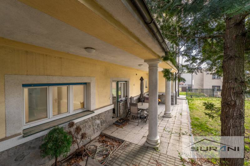 Terrasse bei einer 4-Zimmer-Wohnung mit offenem Raum in der Krčméryho-Straße in Bratislava - Altstadt.