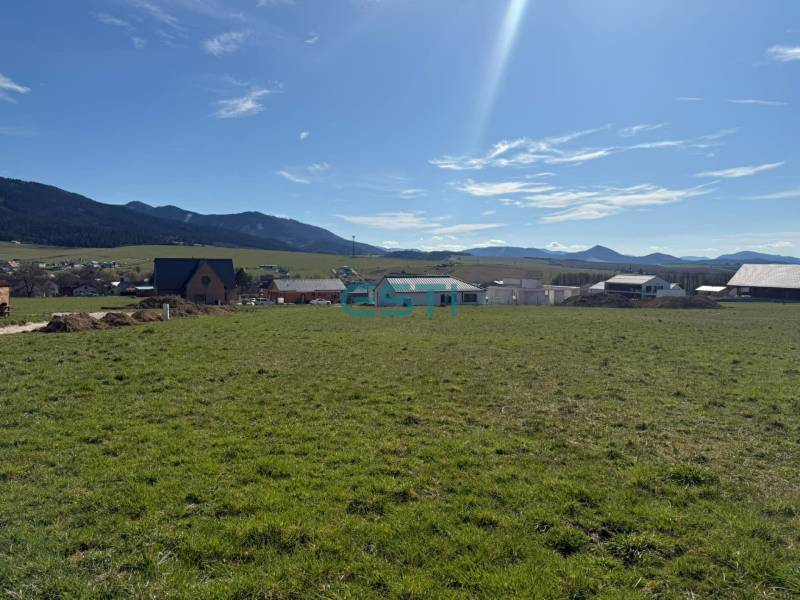Grundstücke - Wohnen in Stránske auf der Straße Borie mit Blick auf die umliegende Landschaft.