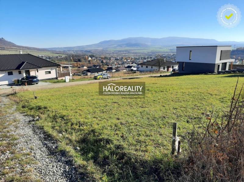 Grundstücke - Wohnen in Fintice mit Blick auf die umliegenden Häuser und die Natur.
