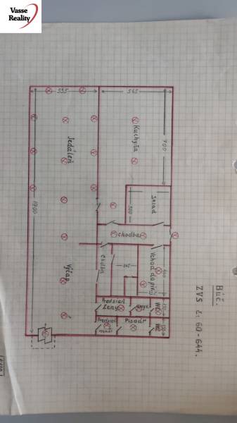 Grundriss der Gastronomiebereiche in Búča mit Küche, Lager und Speisesaal.
