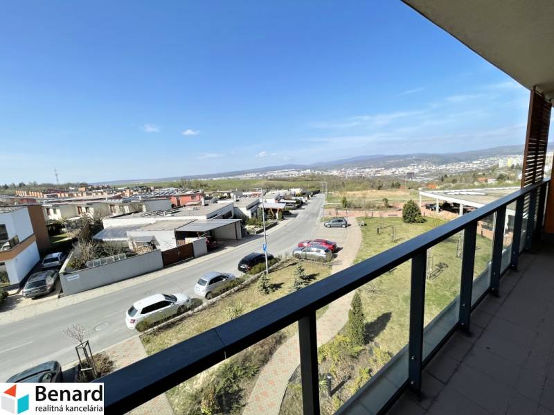 Blick vom Balkon in der Borievkova-Straße in Košice, Stadtteil Vyšné Opátske.