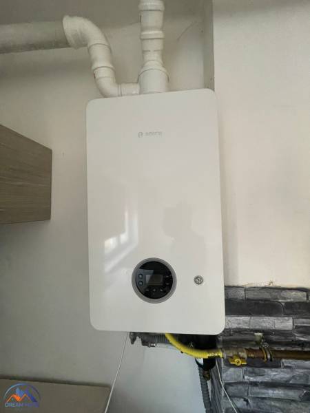 Ein Gaskessel in der Küche einer 3-Zimmer-Wohnung.