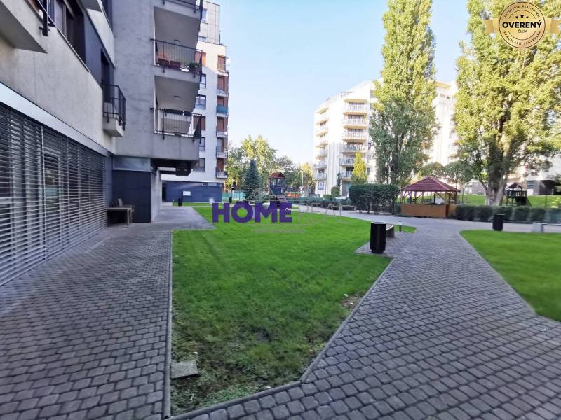 Wohnkomplex mit Innenhof in der Drieňová-Straße in Bratislava - Ružinov.