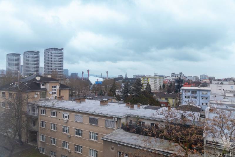 Blick auf Bratislava von der Ondavská-Straße, wo sich eine 4-Zimmer-Wohnung befindet.