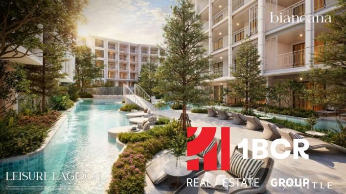 Der Bau von Wohnungen in Phuket mit Pool und Grünflächen schafft eine entspannende Umgebung.