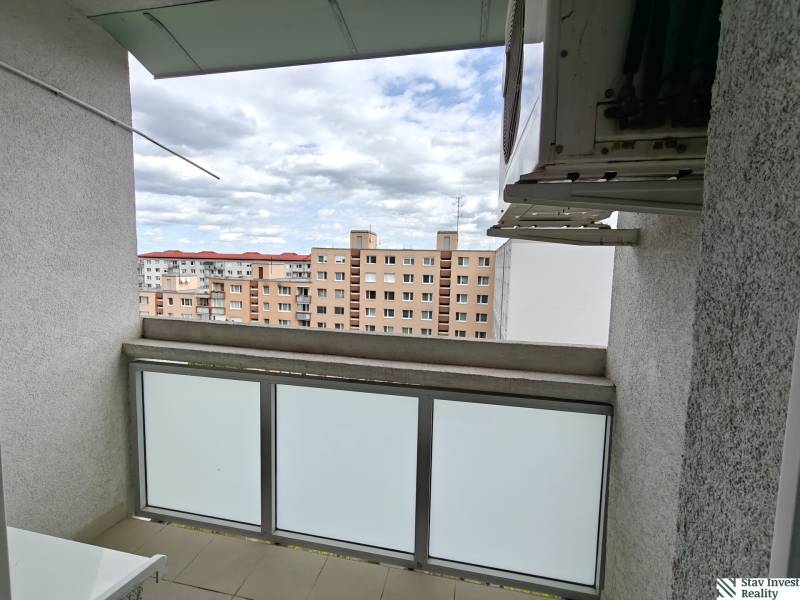 Blick vom Balkon einer 3-Zimmer-Wohnung in der Jašíkova-Straße, Bratislava - Ružinov.