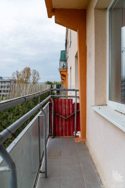Balkon in einer 3-Zimmer-Wohnung in der Medzilaborecká-Straße in Bratislava - Ružinov.