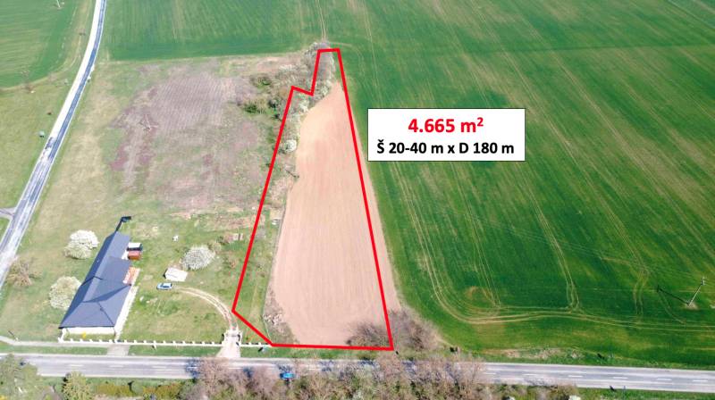 Luftaufnahme des Grundstücks in Ondrejovce, Záhrady, mit einer markierten Fläche von 4.665 m².