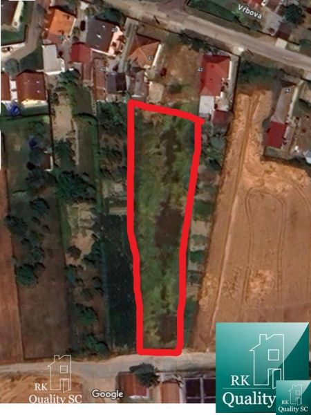 Luftaufnahme des Grundstücks in Jelka - Vrbová in Galanta, das zum Wohnen bestimmt ist.