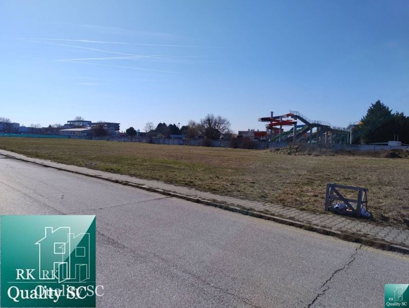 Grundstücke - Wohnen am Nordufer der Sonnenseen in Senec mit Blick auf den Aquapark.
