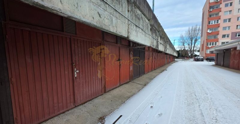 1871698262.jpg
