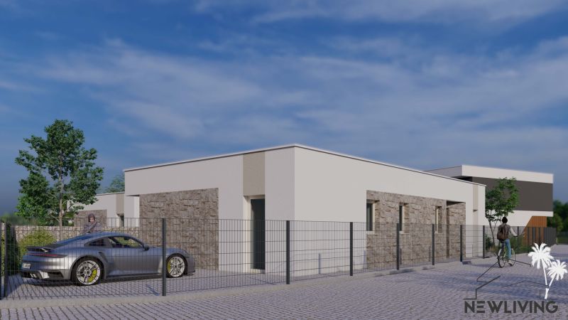 Ein Einfamilienhaus in der Modrovka-Straße in Modrovka mit Steinfassaden und einem Sportwagen vor dem Tor.