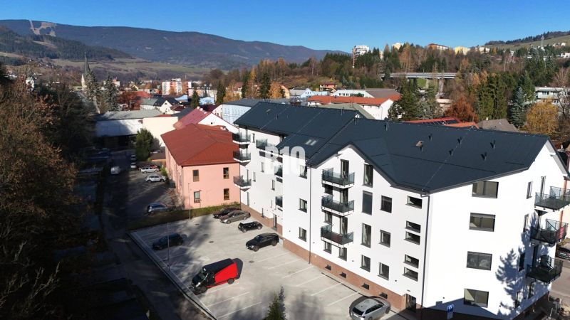 Ansicht auf den Neubau und die Umgebung in der Matúškova-Straße in Dolný Kubín, 3-Zimmer-Wohnungen verfügbar.
