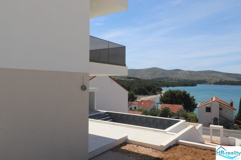 Der Blick von der Villa in Žaborić auf das Meer, die Berge und die umliegende Natur.