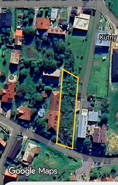Luftaufnahme von Grundstücken - Wohnen in der Štúrova-Straße in Nitrianske Rudno.